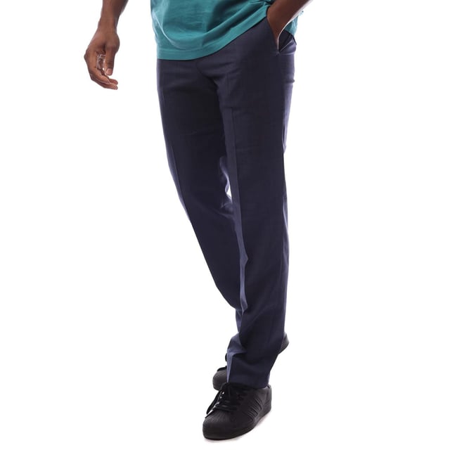 Hugo Boss Simmons202 Trousers in dark blue.- Hook eye and zip closure.- Front pockets.- Belt loops.- Regular fit.- 74% Virgin Wool  17% Polyester  9% Polyamide.- Ref: 50433672407