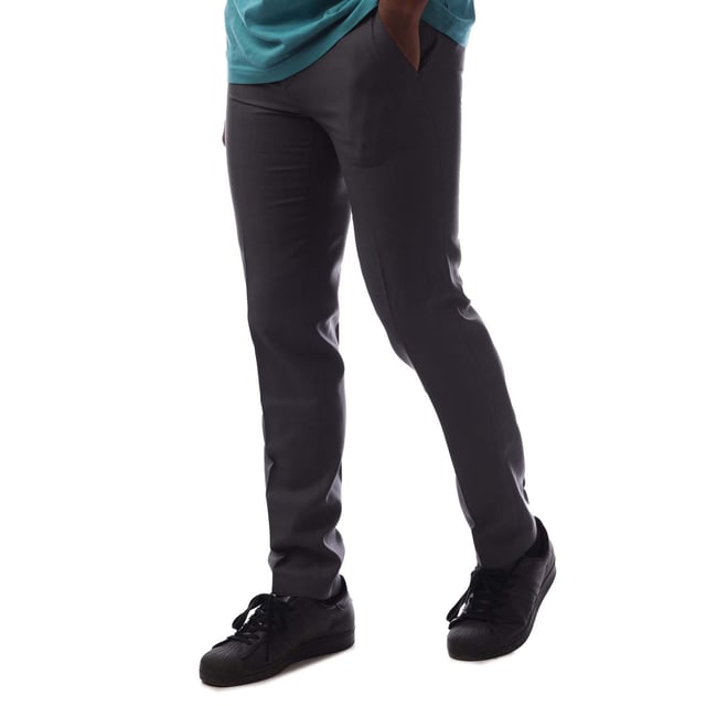 Hugo Boss Hesten204 Trousers in grey.- Hook eye and zip fastening.- Belt loops.- Side pockets.- Slim fit.- 74% Virgin Wool  18% Polyester (Recycled)  8% Polyamide.- Ref: 50440880033