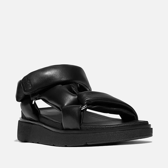 Comfortabele wandelsandalen geïnspireerd door hikers, met een premium zacht nappa leren bovenwerk, ontworpen voor ondersteuning gedurende de hele dag. Voorzien van een verstelbare klittenbandsluiting voor een veilige pasvorm en een ultra-gedempte Microwobbleboard™ middenzool voor drukverdeling en schokabsorptie. De slipvaste rubberen zool biedt betrouwbare grip op landelijke paden en lichte trails. APMA* Keurmerk van Acceptatie, voor schoeisel dat wordt bevonden goede gezondheid van de voeten te bevorderen.