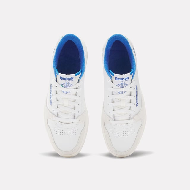 Leather upper with suede toe cap.Lace closure.EVA midsole.Textile lining.Rubber outsole.