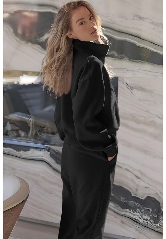 Our styles are designed with a trendy fitted look in mind following an international size standard. For the best fit we suggest choosing one size up from your usual. Be sure to check our sizing chart to find your perfect match!
  Stylish choice for athleisure looks
  Half zip pullover top adds a modern design element
  Relaxed fit for freedom of movement
  Ideal for workouts or lounging
  Joggers with elastic waist for comfort and secure fit
  Designed for comfort and ease in everyday wear
Material: 50% Polyester 50% Cotton