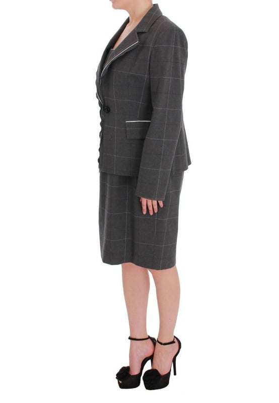 Brand: BENCIVENGA
  Model: Two piece suit; blazer and dress
  Color: Gray checkered
  Material: 80% Cotton 20% Viscose
  Blazer: One button closure single breasted
  Dress: Full zipper closure on the back
  Fully lined
  Logo details
  Made in Italy