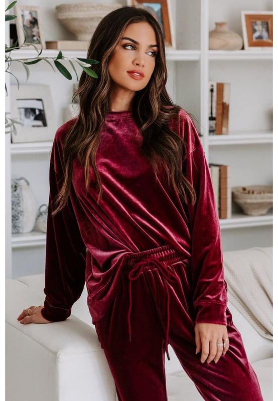 Fiery Red Solid Velvet Two Piece Lounge Set
  Soft velvet fabric for ultimate comfort
  Long
  sleeved top with a crew neckline and ribbed cuffs
  Full
  length pants with an elasticated waistband and ribbed ankle cuffs
  Perfect for lounging at home or running errands
Material: 95% Polyester 5% Elastane