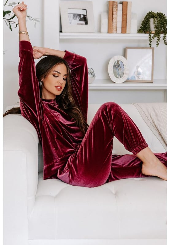 Fiery Red Solid Velvet Two Piece Lounge Set
  Soft velvet fabric for ultimate comfort
  Long
  sleeved top with a crew neckline and ribbed cuffs
  Full
  length pants with an elasticated waistband and ribbed ankle cuffs
  Perfect for lounging at home or running errands
Material: 95% Polyester 5% Elastane