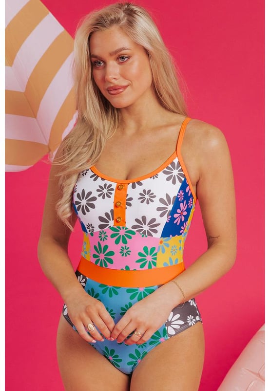 Our styles are designed with a trendy fitted look in mind following an international size standard. For the best fit we suggest choosing one size up from your usual. Be sure to check our sizing chart to find your perfect match!
  Color
  blocked design with Brazil
  inspired florals
  Contrasting trim for added detail
  Adjustable spaghetti straps for a customizable fit
  Built
  in shelf bra for support and comfort
  Ideal for summer vacation
  Available in sizes S to 2XL with high elasticity
Material: 85% Polyester 15% Elastane