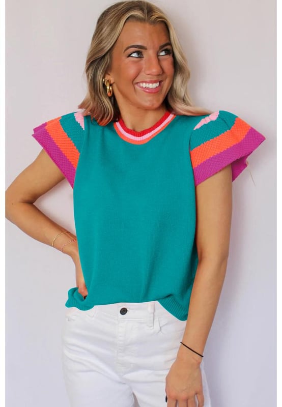 Nuestros estilos están diseñados con un look ajustado y moderno en mente, siguiendo un estándar de tallas internacional. Para el mejor ajuste, sugerimos elegir una talla más de la habitual. ¡Asegúrate de consultar nuestra tabla de tallas para encontrar tu coincidencia perfecta!
  Color turquesa
  Mangas femeninas con volantes
  Cuello de tripulación y mangas en contraste
  Estilo de ajuste relajado
  Adecuado para climas cálidos
  Material de punto
  Estilo chic para todas las estaciones