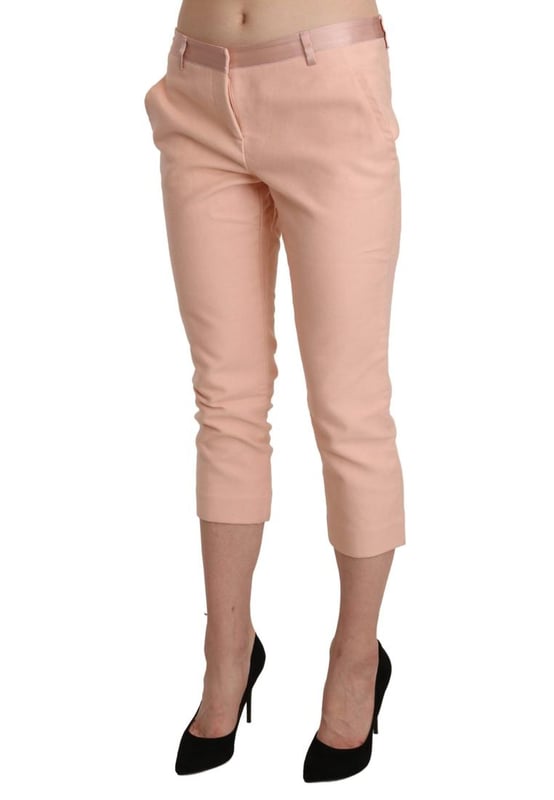 Gorgeous brand new with tags
  Made from 100% cotton
  Low waist
  Skinny cropped capri length
  Zipper closure
  Logo details
  Made in Italy
Material: Low Waist Skinny Cropped Capri