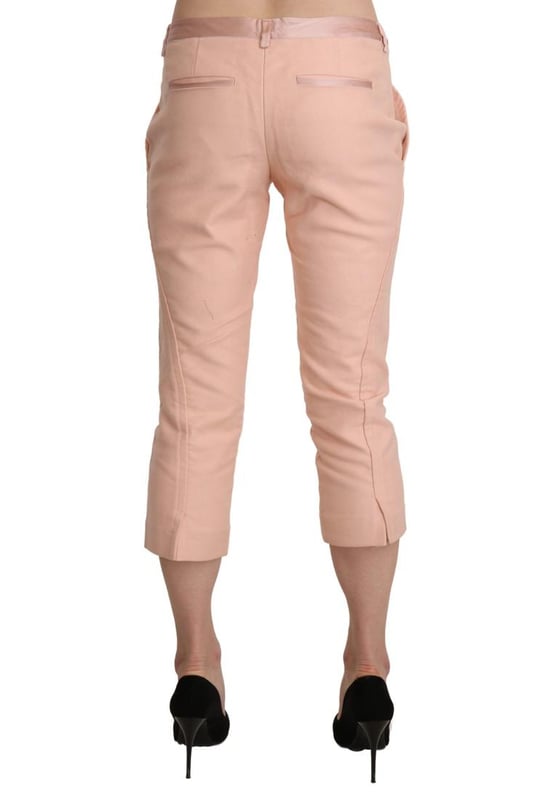 Gorgeous brand new with tags
  Made from 100% cotton
  Low waist
  Skinny cropped capri length
  Zipper closure
  Logo details
  Made in Italy
Material: Low Waist Skinny Cropped Capri