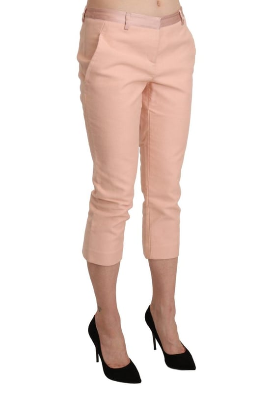 Gorgeous brand new with tags
  Made from 100% cotton
  Low waist
  Skinny cropped capri length
  Zipper closure
  Logo details
  Made in Italy
Material: Low Waist Skinny Cropped Capri