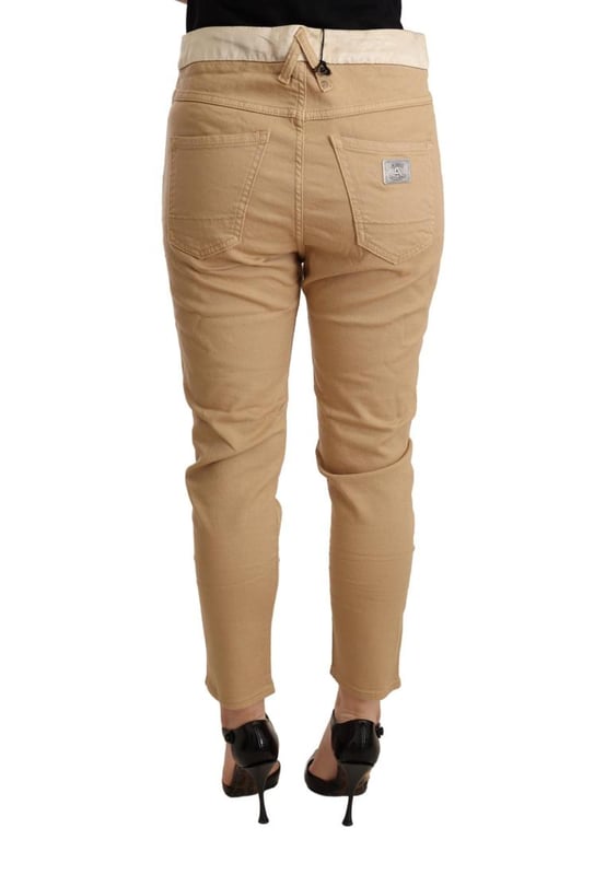 Merk: CYCLE
  Kleur: Beige
  Stijl: Slim fit skinny broek met middelhoge taille
  Materiaal: 98% Katoen 2% Elastaan
  Sluiting: Rits en knoop
  Details van het logo
  100% authentiek
  Nieuw met tags