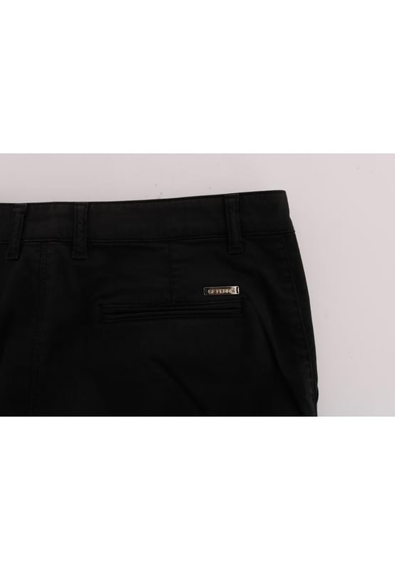 Absolutely stunning 100% Authentic brand new with tags
  Slim fit
  Two front pockets and two back pockets
  Zipper fly closure
  Logo details
  Made in Italy
  Material: 97% Cotton 3% Elastane
  Gender: Men