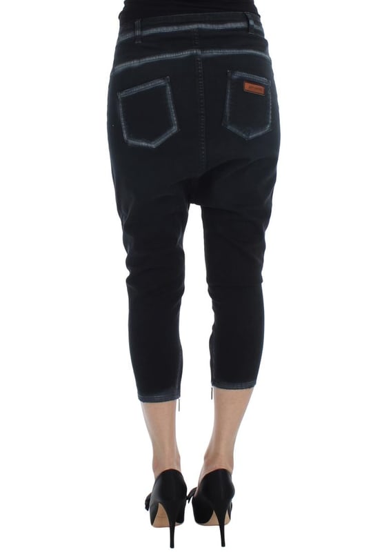 Solo jeans Cavalli.
  A estrenar con etiquetas.
  Vaqueros 100% autenticos de JUST CAVALLI.
  Ajuste: holgado relajado.
  Color: Azul.
  Material: 98% algodon 2% elastano.
  Mosca: Mosca con cremallera.
  Dos bolsillos delanteros y bolsillos traseros.
  Detall.