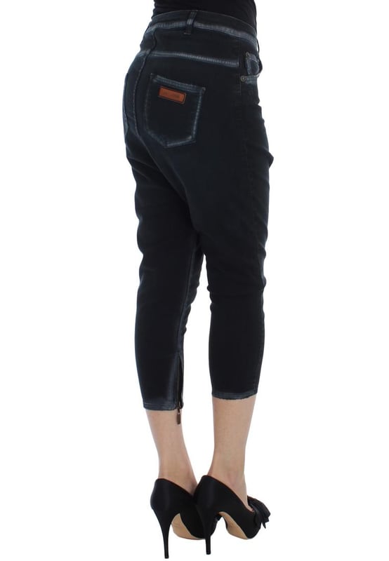 Solo jeans Cavalli.
  A estrenar con etiquetas.
  Vaqueros 100% autenticos de JUST CAVALLI.
  Ajuste: holgado relajado.
  Color: Azul.
  Material: 98% algodon 2% elastano.
  Mosca: Mosca con cremallera.
  Dos bolsillos delanteros y bolsillos traseros.
  Detall.