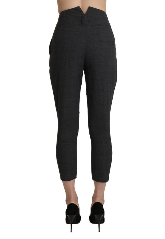 Gorgeous brand new with tags
  100% Authentic Ermanno Scervino Pants
  Made in Italy
  High waist capri cropped design
  Zipper closure
  Logo details
  Made of high
  quality cotton material
  Perfect for women who appreciate high fashion and Italian craftsmanship