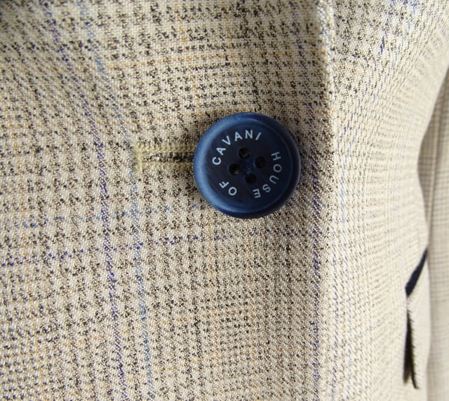 Channel timeless elegance with this Women’s Tweed Herringbone Check Blazer, inspired by the classic style of the 1920s. Crafted from a premium wool blend, this blazer features a vintage checkered pattern, soft texture, and a tailored fit that flatters your silhouette. With its contrasting check detailing and two-button closure, this blazer strikes the perfect balance between heritage charm and modern sophistication. Whether for smart casual outings or formal occasions, it’s a versatile addition to your wardrobe.
Vintage 1920s-Inspired Style: Classic herringbone check pattern with modern tailoring
Soft Wool Blend Fabric: Premium feel and warmth, made for comfort and durability
Tailored Fit: Designed to enhance your shape with contrast detailing for added style
Two-Button Closure: Structured and elegant with contrasting trim
Smart Casual or Formal Wear: A versatile staple for office, events, or elevated everyday looks
Material Composition: 80% Polyester, 20% Wool