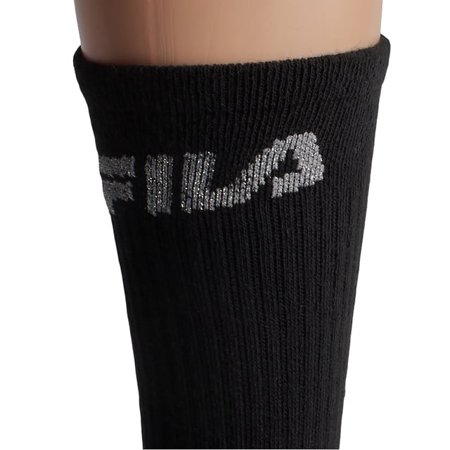 Diseñadas para brindar comodidad sin sacrificar el estilo, estas medias altas para mujer de Fila destacan por su aspecto vintage y su logo bordado. Ideales para el uso diario, actividades deportivas o simplemente para añadir un toque urbano a tu atuendo.

Detalles:
- Composición con un alto porcentaje de algodón que proporciona suavidad natural y transpirabilidad.
- Logo de Fila bordado en la parte superior.
- Diseño de caña alta con canalé.
- Estilo deportivo.
- Variedad de colores y tallas.
- Costuras planas.
- Tejido elástico.
- Paquete de 3 pares.

Una elección ideal para mujeres que buscan medias cómodas y distintivas, fabricadas con materiales de calidad. Perfectas para el uso diario, añadir estilo o completar un look casual deportivo.
Composición: 64% algodón, 34% poliéster, 2% elastano.
Cuidado:
Lavado a máquina a un máximo de 30°C.
No usar blanqueador ni blanqueadores.
No planchar.
No limpiar en seco.
Secar al aire o en secadora a baja temperatura.