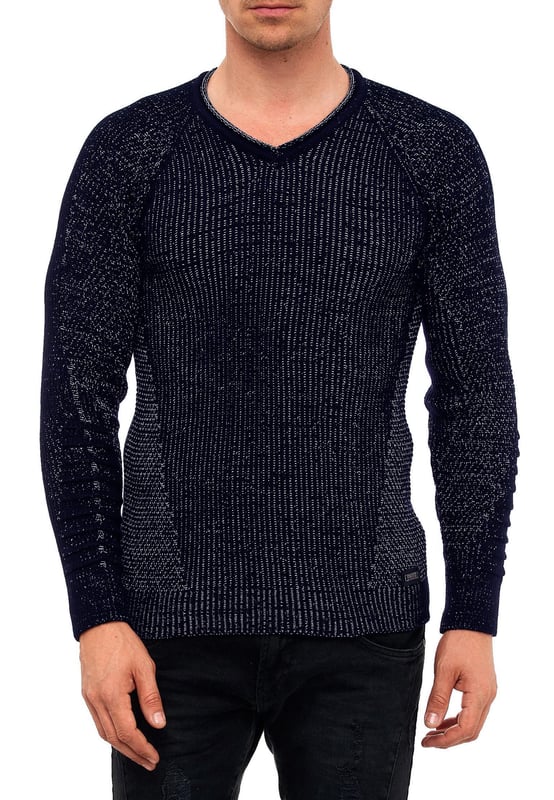 Rusty Neal gebreide trui voor heren
 
Pasvorm: Slanke pasvorm
Materiaal: 70% polyacryl, 30% katoen
Gewicht: 400 g
Land van herkomst: Turkije
Weefsel: Grof gebreid
Kraagvorm: V-Neck
 
TEVREDENHEIDSGARANTIE: U kunt bij ons zonder risico kopen, wij accepteren retourzendingen zonder opgaaf van reden en storten uw geld binnen de kortst mogelijke termijn terug. Onze bedrijfsfilosofie is nog steeds: "De klant is koning". Ons doel is om te allen tijde de best mogelijke service te bieden, met het hoofdkantoor in Duitsland.
PRODUCTIE: Als oprichter en fabrikant ontwerpen en produceren wij onze producten autonoom van A tot Z als familiebedrijf. Hierdoor kunnen wij kwaliteit en een optimale prijs-kwaliteitverhouding garanderen. Gefabriceerd onder eerlijke arbeidsomstandigheden met hoogwaardige materialen die zorgvuldig zijn verwerkt (geen chemische geur). Tijdloos design uit het land van herkomst: Turkije
PASVORM: Deze trui is gemaakt van een hoogwaardige en knuffelbare katoenmix en staat garant voor een absoluut comfortabel gevoel met een feel-goodfactor. Ons model is 1,85 m lang, weegt ruim 80 kg en draagt ​​maat M (medium). Aangepast aan de Europese markt, bieden wij deze trui aan in de volgende pasvorm: Slanke pasvorm
GELEGENHEID: Deze gebreide trui is heerlijk warm en comfortabel om te dragen in het koude seizoen. Dankzij de hoogwaardige materialen en afwerking KRASSEN er GEEN ENKELE KRASSEN. Het tijdloze maar toch moderne ontwerp garandeert een stijlvolle verschijning, zowel op kantoor of tijdens zakelijke bijeenkomsten als casual in de middag of als een geweldig accent op feesten of andere evenementen.
MACHINEWASBAAR: Dankzij de hoogwaardige verwerking van de materialen is er geen sprake van kleurverlies na het wassen en krimpt de trui niet meer! Kwaliteit die de tand des tijds doorstaat, zelfs na talloze wasbeurten!