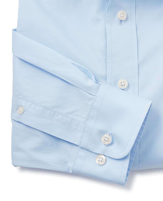 A beautifully soft sky blue slim fit shirt. Made from a cotton twill fabric designed to soften with each wash and tailored for a flattering fit. Cut to a shorter length so it can be worn untucked. Curl resistant cutaway collar, with an integral and removable collar stay.