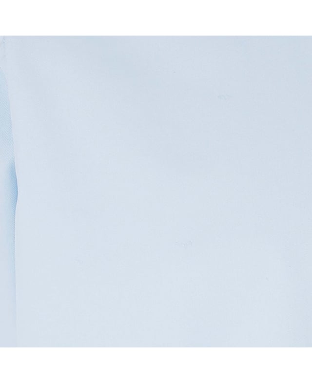 A beautifully soft sky blue slim fit shirt. Made from a cotton twill fabric designed to soften with each wash and tailored for a flattering fit. Cut to a shorter length so it can be worn untucked. Curl resistant cutaway collar, with an integral and removable collar stay.