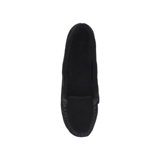 - Composición: 100% cuero de ternera - Interior: Cuero - Plantilla: Cuero - Suela: Cuero - Punta redonda - Detalle de cuero - Plantilla marcada con la marca - Efecto ante - Diseño slip-on - Hecho en Italia - Género: MUJERES -