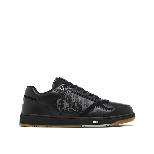 '- Composition: 100% calf leather - Inner: Fabric - Insole: Leather - Sole: Rubber - Round toe - Perforated detail - Front lace-up closure - Side iconic logo monogram - Made in Italy - Gender: MEN -