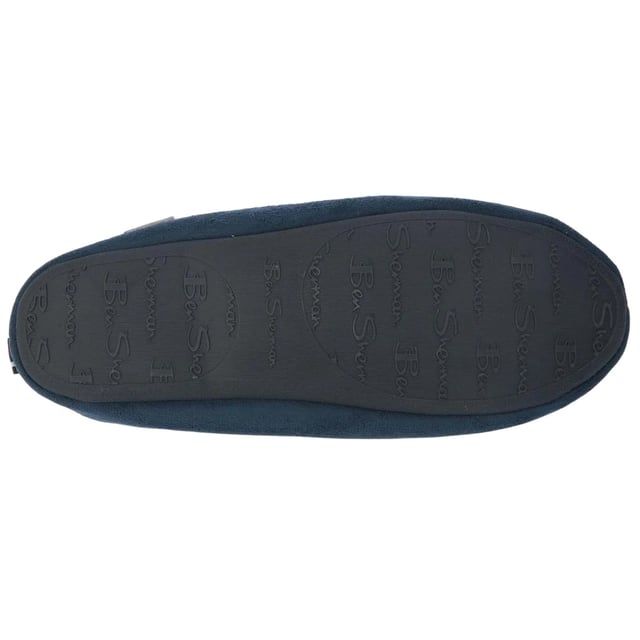 Bovenstuk: Textiel. Voering: Textiel. Binnenzool: Verstevigd. Buitenzool: Rubber, synthetisch. Treklipje. Vlakke. Ontwerp: Logo, eenvoudig. Teenstijl: Rond. Sluiting: Slip-on.