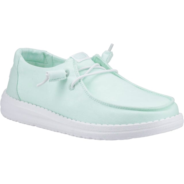 This washed canvas upper has the casual comfort and go-to appeal of a favourite sweatshirt. Stylishly reliable, and comfortably cool, the Wendy Canvas has flex support, speckled details and nine can't miss colours.