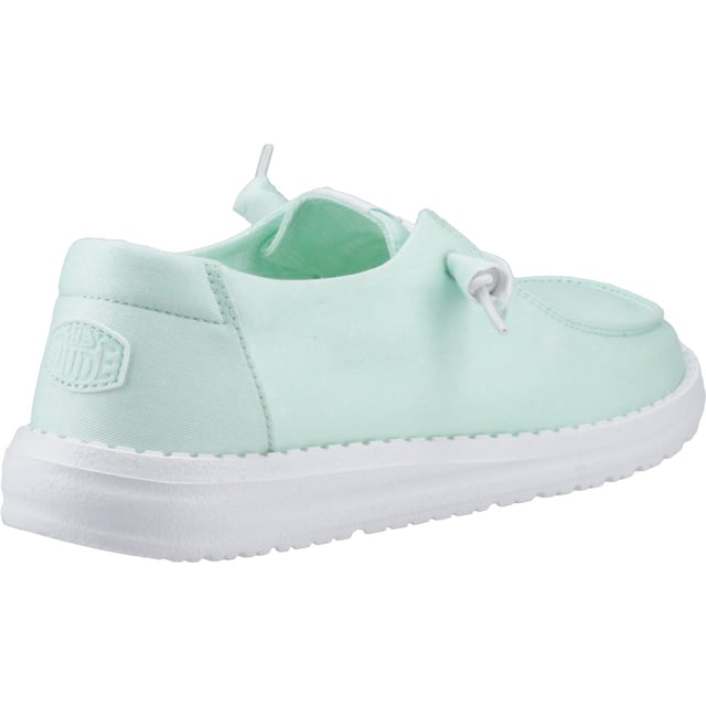 This washed canvas upper has the casual comfort and go-to appeal of a favourite sweatshirt. Stylishly reliable, and comfortably cool, the Wendy Canvas has flex support, speckled details and nine can't miss colours.
