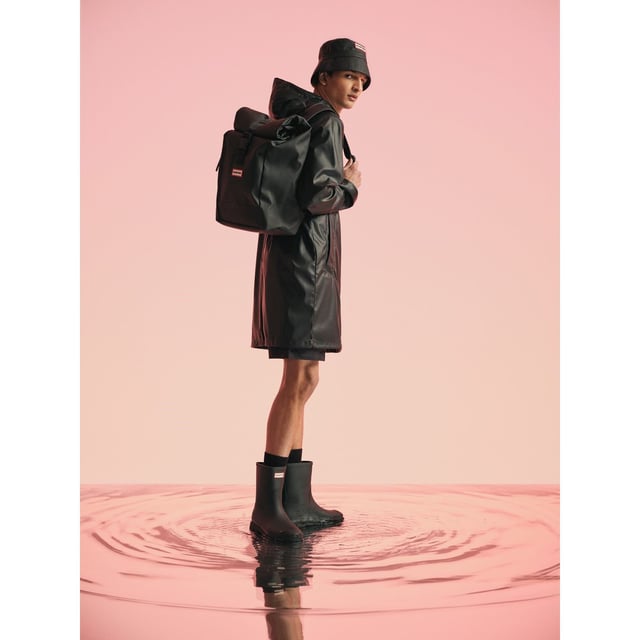 Introducing the Downpour Short Boot, with a sleek upper design and moulded lightweight rubber construction, this boot is finished with our heritage top binding. The unique tread allows for outsole traction when walking.