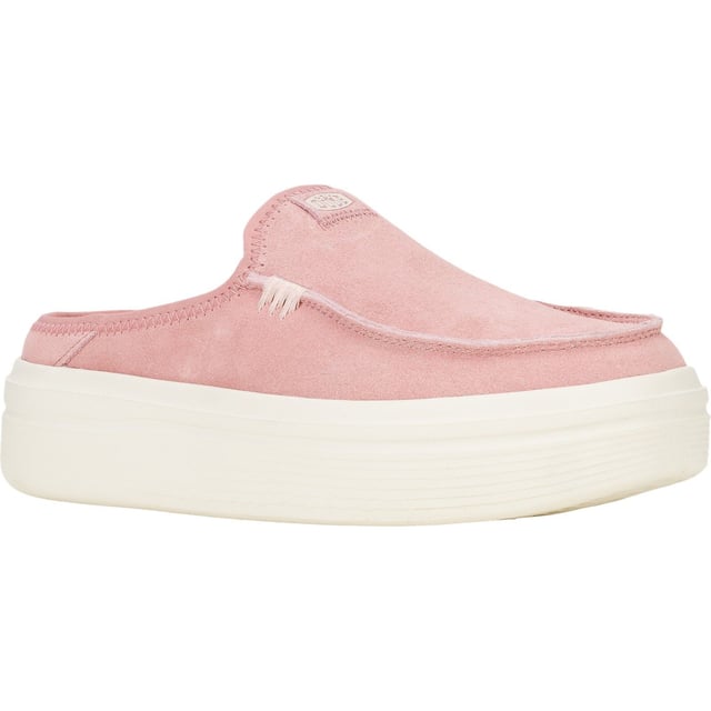 Crafted in suede and with a light-as-air platform outsole, Austin Lift Classic keeps your style riding high. Complete with a raised heel and four wear-anywhere colours.