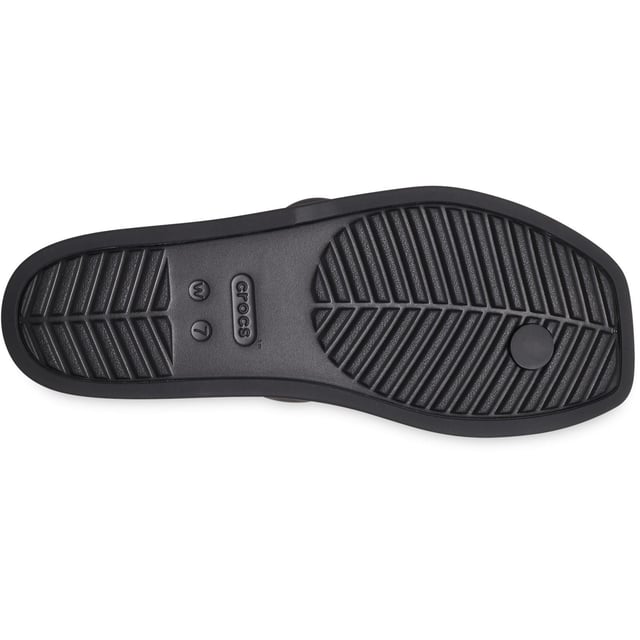It's hot. It's sexy. It's not afraid to show some skin. Miami is the life of the party and the after-party, this Toe Loop Sandal features sleek minimalist straps and toe loop to make any outfit look effortlessly chic.