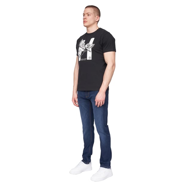 98% Cotton, 2% Elastane. Design: Plain. Pockets: 2 Side Pockets, 1 Coin Pocket, 2 Back Pockets. Rubber Label, Woven. Fit: Straight.