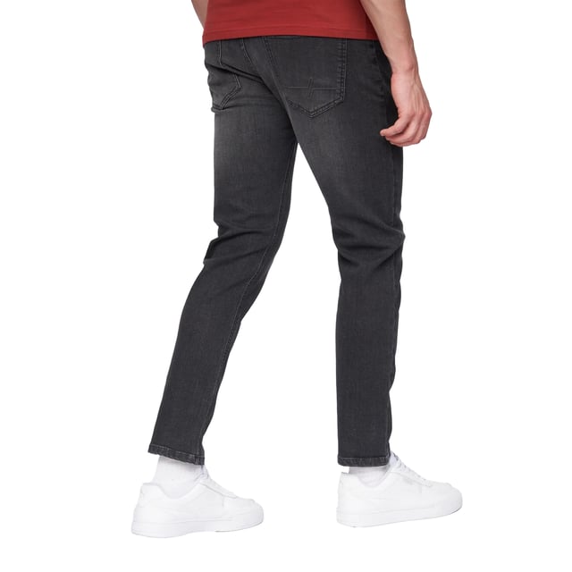 98% Cotton, 2% Elastane. Design: Plain. Pockets: 2 Side Pockets, 1 Coin Pocket, 2 Back Pockets. Rubber Label, Woven. Fit: Straight.