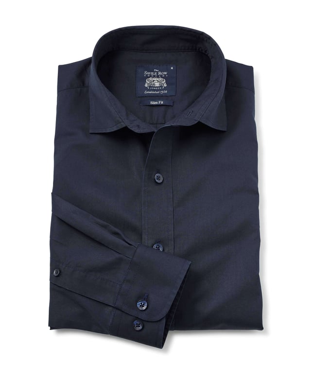 A navy slim fit shirt made from 100% BCI cotton washed fine twill fabric designed to soften with each wear. Perfectly tailored for a flattering fit for all builds. Thr shirt has a curl resistant cutaway collar, with an integral and removable collar stay.