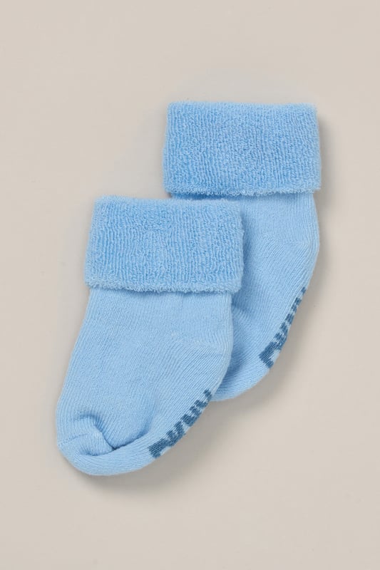 Soft, stretchy, and built for comfort, this 6-pack of terry baby socks from DKNY is perfect for everyday wear. The plush cotton-rich fabric offers a gentle feel against delicate skin, while the added stretch ensures a secure fit for wriggly little toes. Ideal for layering during cooler spring and summer days.