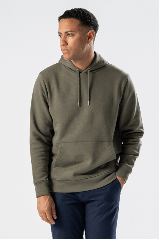 Descubra lo último en comodidad y estilo con nuestra sudadera con capucha - Army Green, diseñada específicamente para hombres. Esta clásica sudadera con capucha está confeccionada con tela de alta calidad y ofrece una combinación perfecta de 70% algodón y 30% poliéster para máxima suavidad y durabilidad. Perfecta tanto para días informales como activos, la sudadera con capucha - Army Green es imprescindible en el guardarropa de todo hombre. Con su versátil color verde militar, esta sudadera con capucha es ideal para cualquier ocasión, ya sea que estés en una escapada informal de fin de semana o simplemente te relajes en casa.