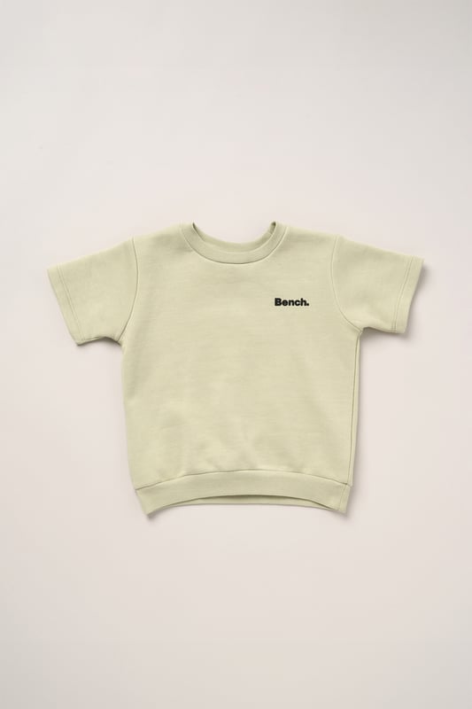 This easygoing Bench set includes a garment-dyed short sleeve sweatshirt, matching brushed sweat shorts and cotton-rich sports crew socks - perfect for chilled days and laid-back looks. Crafted from soft, breathable fabric with ribbed hems and an elasticated waistband for maximum comfort. Ideal for sporty spring styling or weekend lounging in style.