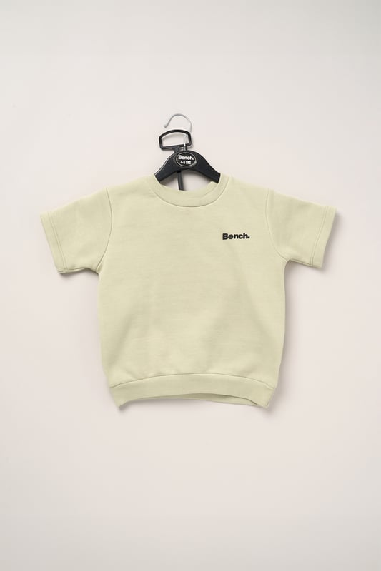 This easygoing Bench set includes a garment-dyed short sleeve sweatshirt, matching brushed sweat shorts and cotton-rich sports crew socks - perfect for chilled days and laid-back looks. Crafted from soft, breathable fabric with ribbed hems and an elasticated waistband for maximum comfort. Ideal for sporty spring styling or weekend lounging in style.
