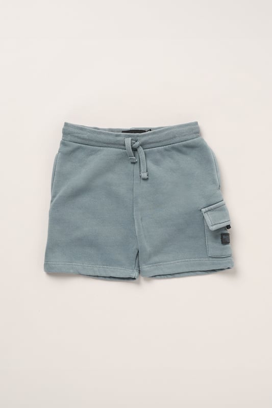 This casual 2-piece set from Bench includes a short sleeve hoody and coordinating shorts, crafted from soft brushed sweat fabric for breathable comfort. The double-lined hood and stretch ribbed finishes deliver a relaxed, sporty vibe with added durability. Perfect for everyday wear, from chilled weekends to active play.