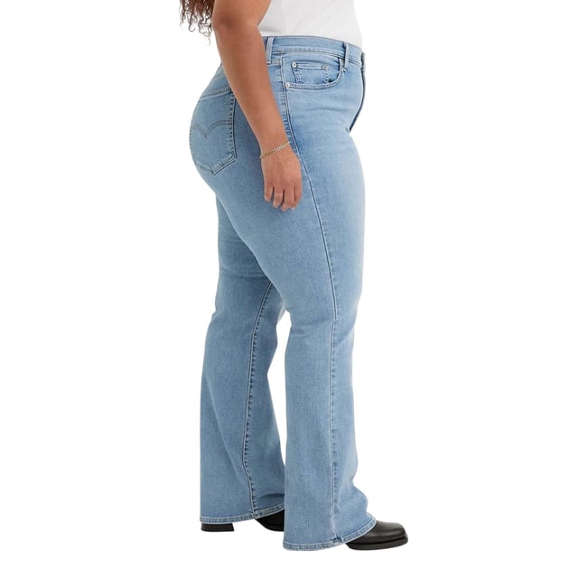 85% bomull, 7% tencel, 6% elastomultiester, 2% elastan. Tyg: Stretch. Utförande: Slät. Fickor: 2 sidofickor, 2 bakfickor, 1 myntficka. Fästning: Knapp, blixtlås. Hög resning, läderlapp. Passform: Bootcut.