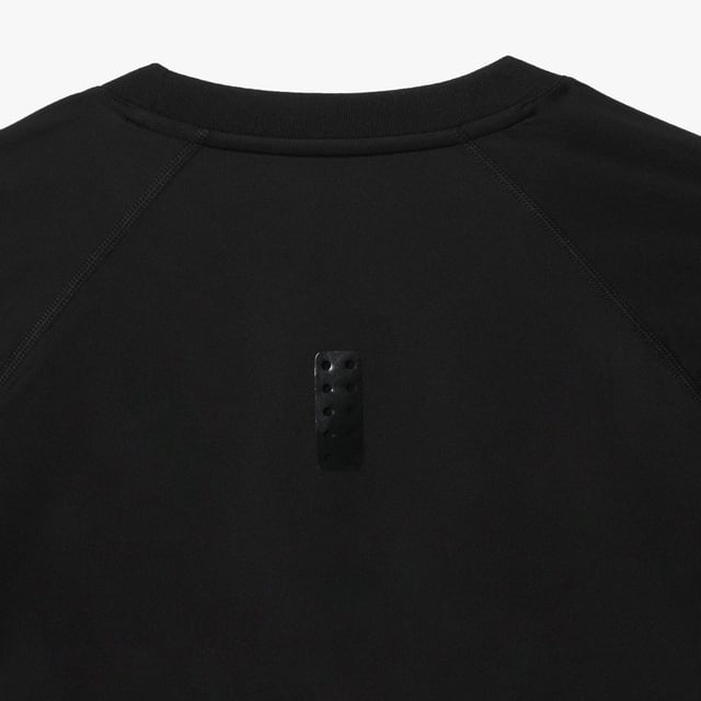Designed for HIIT & Functional training  for a regular frequency of use This product is providing you Ultra Dry technology which guarantees you to keep you dry even during pratice. It also offers Stretch fabric to follow your every move during training This t-shirt has ventilation holes at back for thermal comfort Slim Fit: adjusted ease on body It has been tested by athletes to ensure functionality The most adapted fashion sport apparel and accessories items to our Golf and Tennis athletes to prepare for and for game day