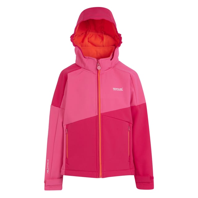 Regatta - "Acidity VII" Softshelljacke für Kinder (Flamingo-Rosa/Pinker Trank) Gewebe: Softshell, Stretch, gewebter Stoff. Design: Logo, Unifarben. Rand: Reflektierend. Gewebetechnik: Atmungsaktiv, langlebig, Wasserabweisend, Warmer Rücken, wasserabweisend, Wasserfest, winddicht, XTP. Bündchen: anpassbar. Body-Panel, Ventiliert. Mit Kapuze, Stehkragen. Langärmlig. Kapuzenmerkmale: Elastisch, Mit Reißverschluss trennbar. Taschenart: Zwei Taschen unten, Reißverschluss. Durchgehender Reißverschluss. Atmungsaktivitätsbewertung: 10000. Hinweis: Shockcord Hem Alter ab 7. Nachhaltigkeit: Aus recyceltem Material. 104: 57,15 cm. 116: 61 cm. 140: 73,66 cm. 146-152: 78,74 cm. 170-176: 90,17 cm. 158: 81,28 cm. 164: 86,36 cm. 128: 67,31 cm.