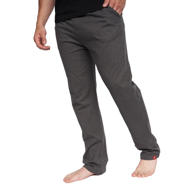 100% Cotton. Design: Logo. Neckline: Crew Neck. Sleeve-Type: Short-Sleeved. Fastening: Pull-On. Contents: 1 Bottoms, 1 Top. S: 38 in. M: 40 in. L: 42 in. XL: 44 in. XXL: 46 in.