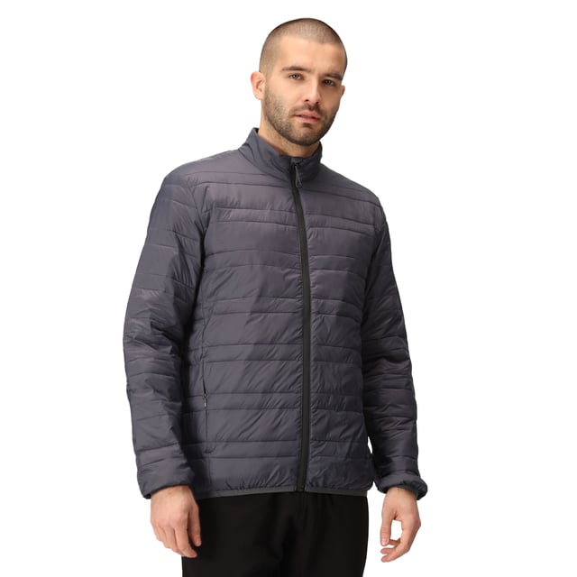 100% Polyester. Vulling: 37gsm. Ontwerp: Gewatteerd. Stoftechnologie: Isolerend, Warmloft, Waterafstotend. Halslijn: Kapitein. Mouwtype: Met lange mouwen. Packaway. Eigenschappen van de kap: Gegroeid op de kap. Bevestiging: Volledige ritssluiting. S: 38 in. M: 40 in. L: 42 in. XL: 44 in. XXL: 48 in. 3XL: 51 in.