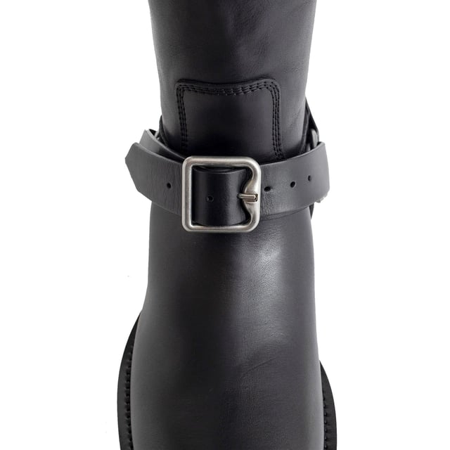Botas altas Sadlle de Burberry - Composición: 100% piel de becerro - Interior: Piel - Plantilla: Piel - Suela: Piel - Puntera cuadrada - Slip on - Tiradores laterales - Piel plena flor - Made in Italy - Género: MUJER -