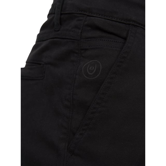 Design: Plain. Fastening: Button, Zip Fly. Fabric Technology: Lightweight. Back Yoke, Belt Loops, Twin Needle Stitching. Pockets: 2 Side Pockets, 2 Back Pockets, 1 Coin Pocket.