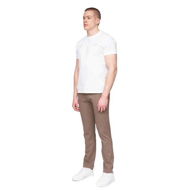98% Cotton, 2% Elastane. Design: Plain. Fastening: Button, Zip Fly. Fabric Technology: Breathable, Stretch. Belt Loops, Woven Label. Pockets: 2 Front Pockets, 2 Back Pockets. Fit: Comfort. Waistline: Self Fabric Inner Waistband.