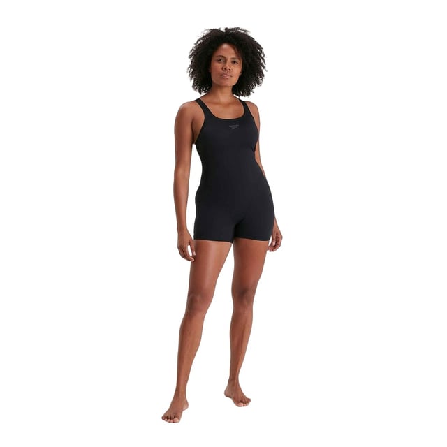 53% gerecycled polyester, 47% PBT. Stof: Eco Endurance+. Ontwerp: Logo. Bevestiging: Pull-On. Hals: Schep. Bustondersteuning. Stoftechnologie: Chloorbestendig, sneldrogend.