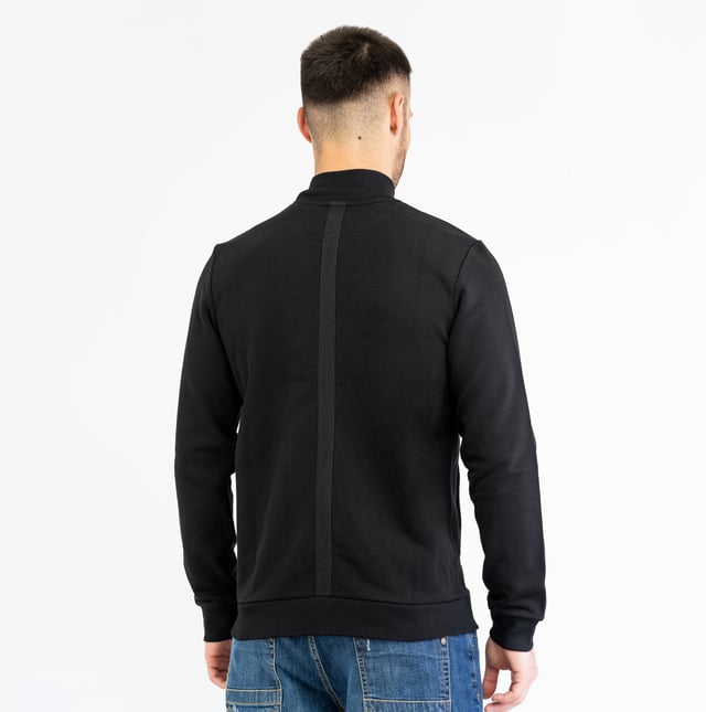 Bringen Sie mit der Jacke von BIKKEMBERGS Raffinesse und Charakter zum Ausdruck: klare Silhouette, präzise Passform und großstädtischer Geist.