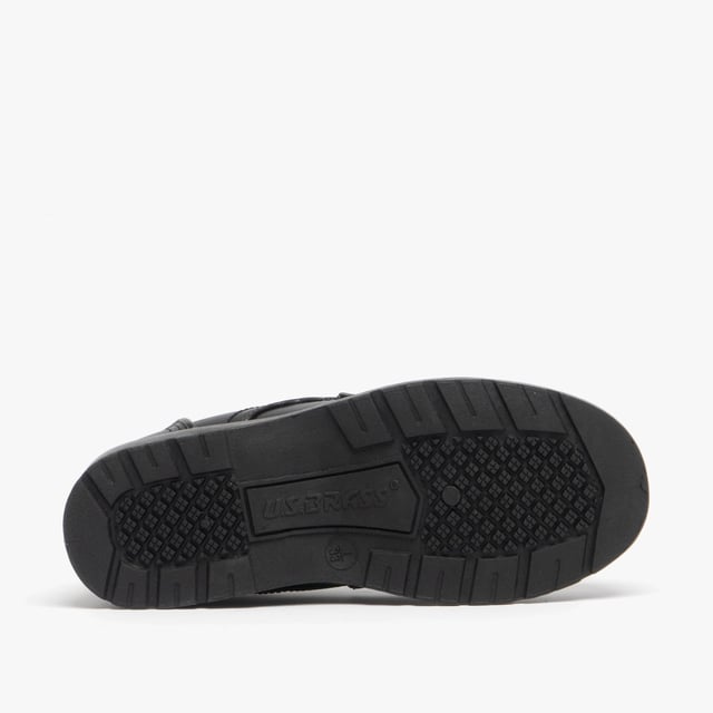 US Brass STUBBY Boys Lace-Up Casual Shoes Black

 Upper Material: Synthetic

Lining Material: Fabric

Sole Material: Rubber

Closure/Fastening: Lace-Up

Features: Comfort,Breathable,Adjustable

Toe Shape: Square

Shoe Width: Regular

Item Weight: 1.1 KG

Heel Height: Flat (Under 2.5cm)

Shoe Style: School

Gift Boxed: No
Product Code: B881A